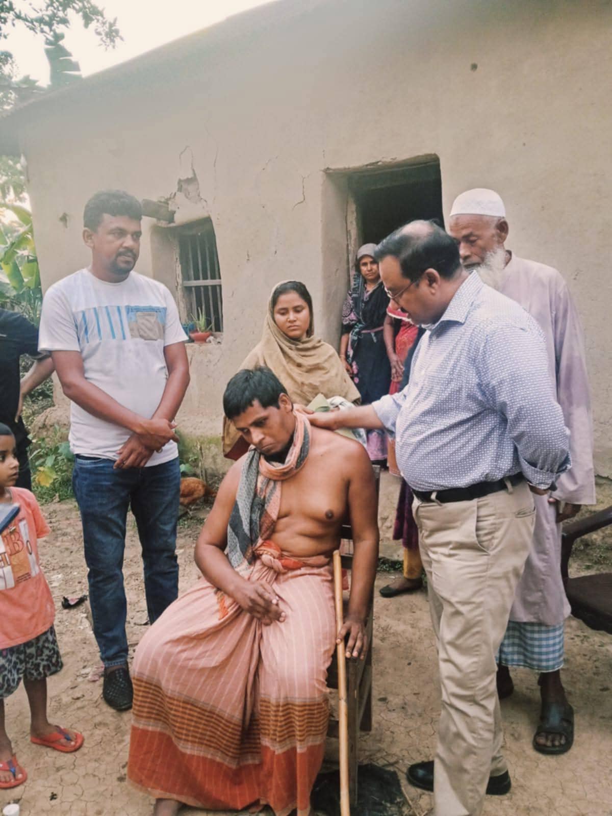 ভালুকায় ছাত্রদল নেতা রতনের চিকিৎসার দায়িত্ব নিলেন ফখরউদ্দিন আহমেদ বাচ্চু