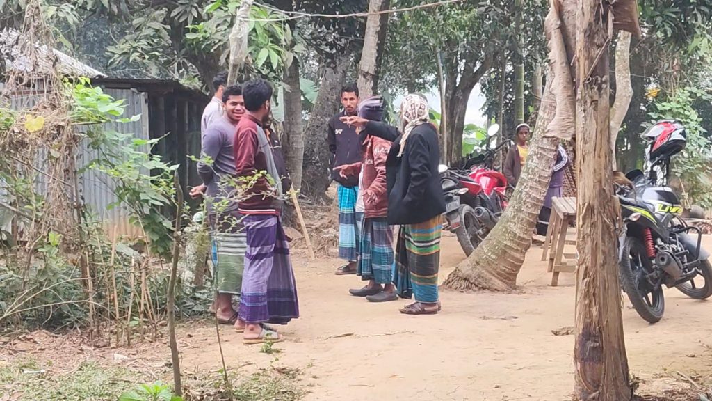 ভালুকায় গ্যাস লাইনের ক্ষতিপূরণ নিয়ে অনিয়মের অভিযোগ  ভুল দাগে পোল্ট্রি ঘর দেখিয়ে প্রকৃত মালিককে বঞ্চিত করার দাবি